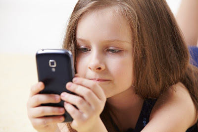 OPREZ: PROVJERITE DA LI VAŠE DIJETE IMA OVE APLIKACIJE NA TELEFONU