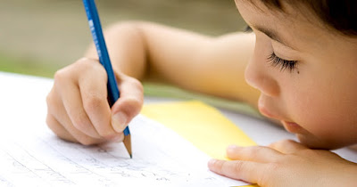 GRAFOMOTORIKA I PRAVILNO DRŽANJE RUKE TOKOM PISANJA