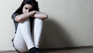 SIMPTOMI DEPRESIJE KOD TINEJDŽERA