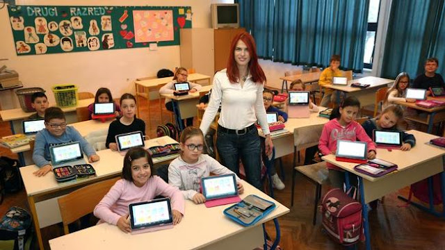 UČITELJICA IZ HRVATSKE NA INOVATIVAN NAČIN PREDAJE MATEMATIKU : UČENICI OBOŽAVAJU MATEMATIČKE ZADATKE