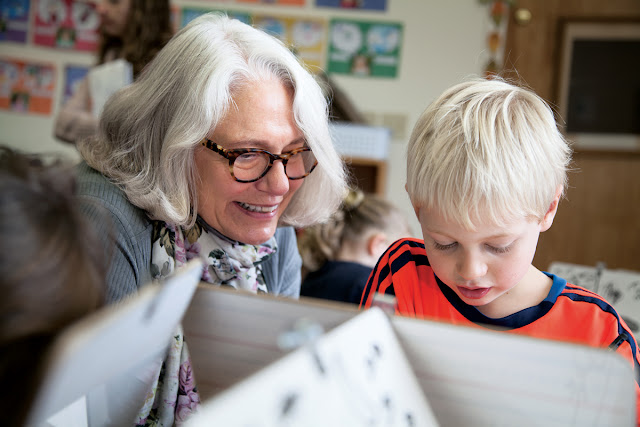 PRIČA O UČITELJICI KOJA UČENIKE MOTIVIRA DA ČITAJU 40 KNJIGA GODIŠNJE