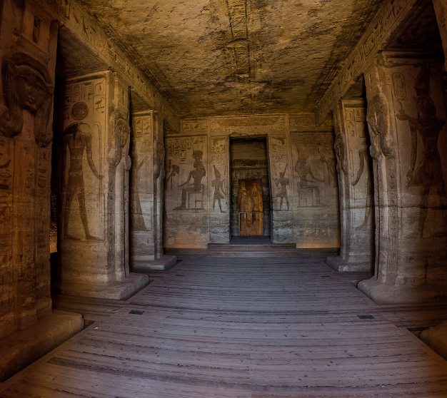 ZAVIRITE U PIRAMIDE (360° PREGLED)